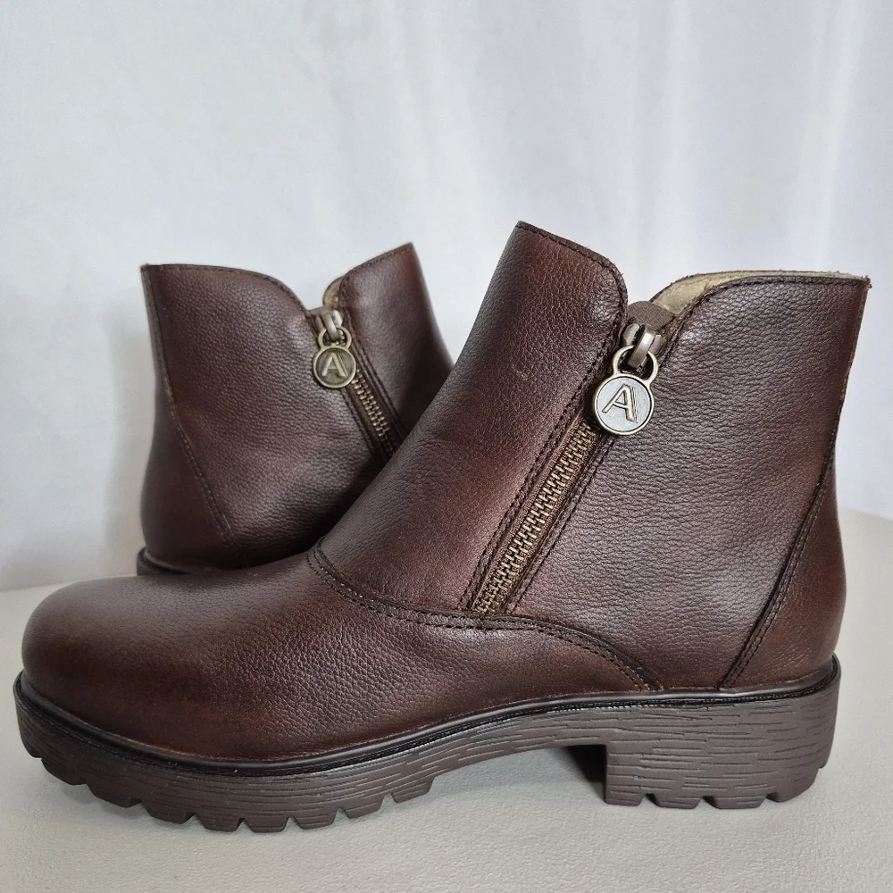 Alegria Rorie Leather Ankle Bootie - Size 9